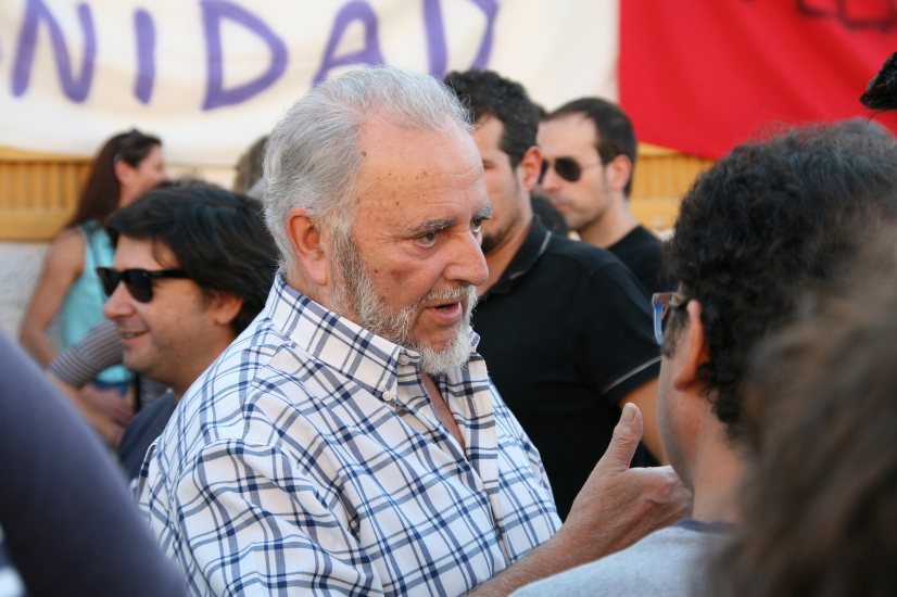 Julio Anguita, que la tierra te sea leve