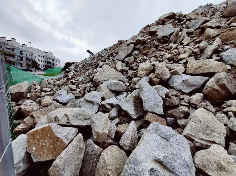 Ganemos Colmenar denuncia ante Inspección Ambiental la ocupación de una parcela municipal como escombrera