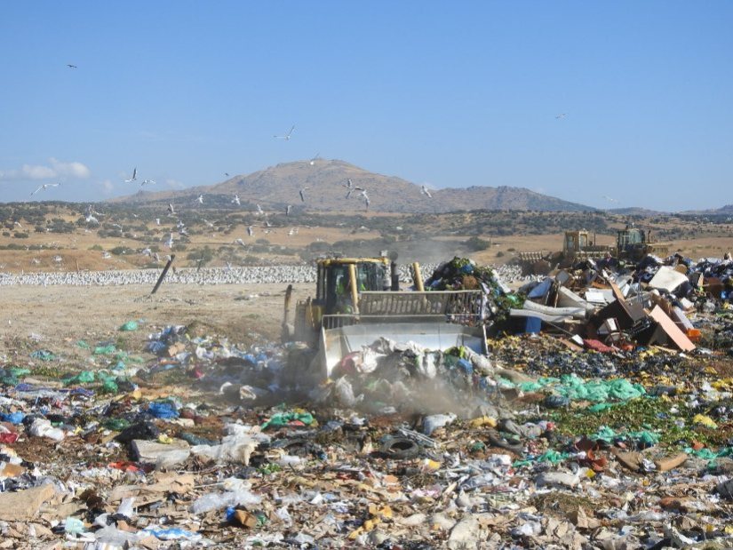 Ganemos vota NO a facilitar la ampliación del macrovertedero